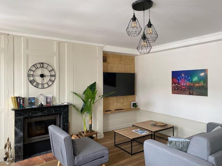 Appartement De Charme En Hyper-Centre Charleville-Mézières Dış mekan fotoğraf